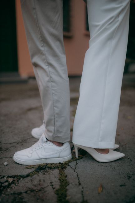 Buty ślubne na obcasie czy płaskie? Porównanie i ceny 2024